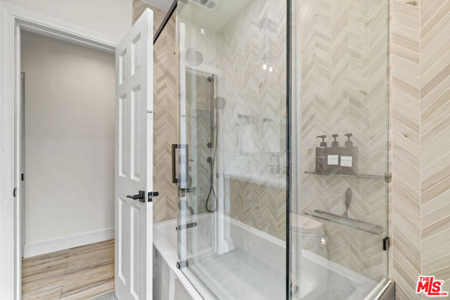 11023 Kling Street photo 15
