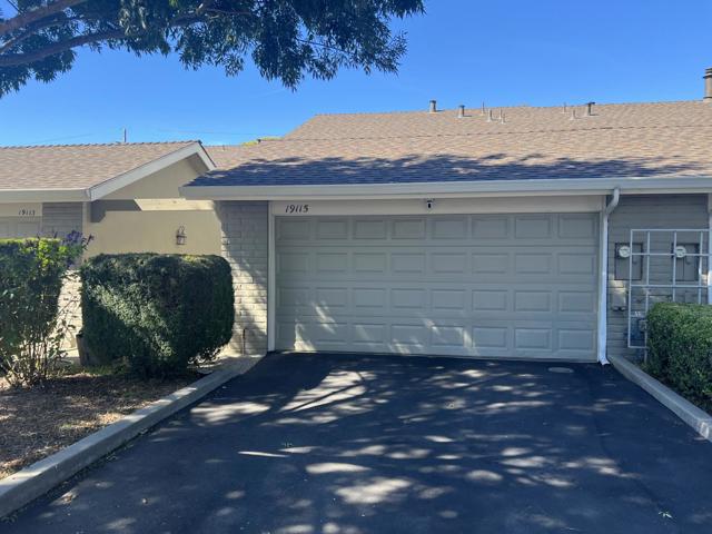 19115 Creekside Place, Salinas CA: https://media.crmls.org/mediaz/f15819aa-293d-4305-8b1f-6257e1098049.jpg
