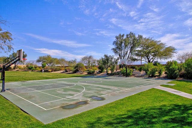 895 Ventana, Palm Springs, CA 92262