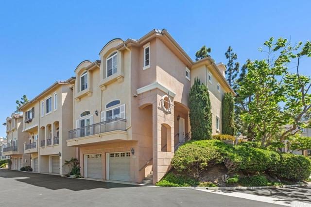 Detail Gallery Image 1 of 1 For 3850 Quarter Mile Drive, San Diego,  CA 92130 - 3 Beds | 2/1 Baths