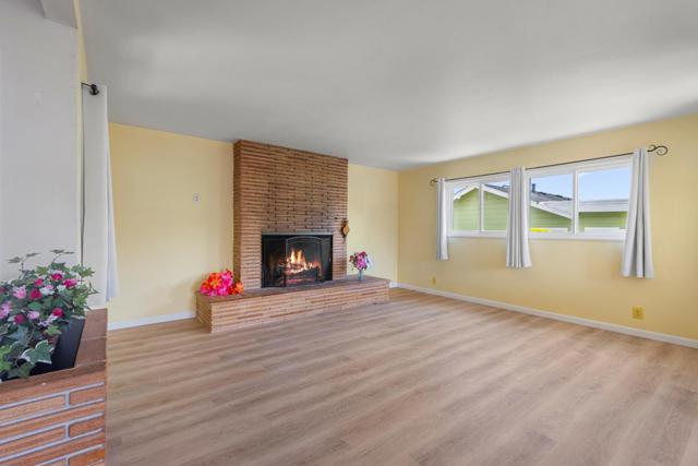 7 Setter Place, Monterey CA: https://media.crmls.org/mediaz/f158c8cc-732a-4049-a9c5-80deb7e66765.jpg