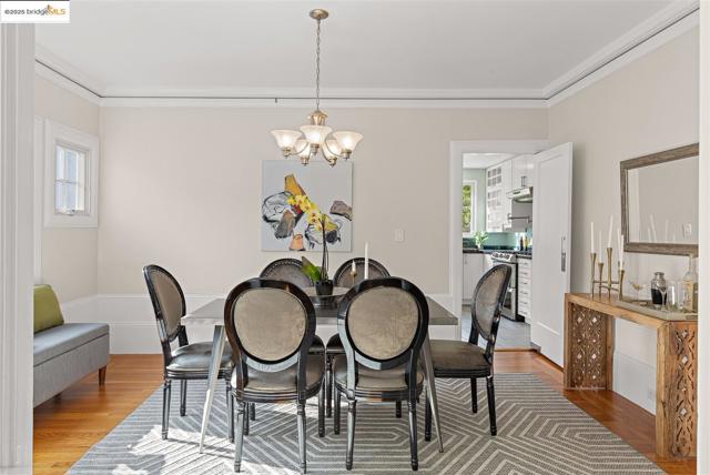 61 Wildwood Ave, Piedmont CA: https://media.crmls.org/mediaz/f1590471-d76e-4191-b739-be92116075a7.jpg