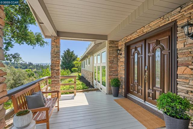 70 Lost Valley Dr, Orinda CA: https://media.crmls.org/mediaz/f159148f-d79c-4734-98b3-e8219740ac2a.jpg