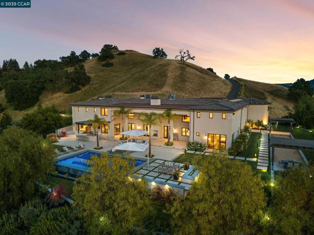 1021 Via Del Gato, Alamo CA: https://media.crmls.org/mediaz/f15976a2-8861-4a0f-ba0c-e5a258ab1db9.jpg
