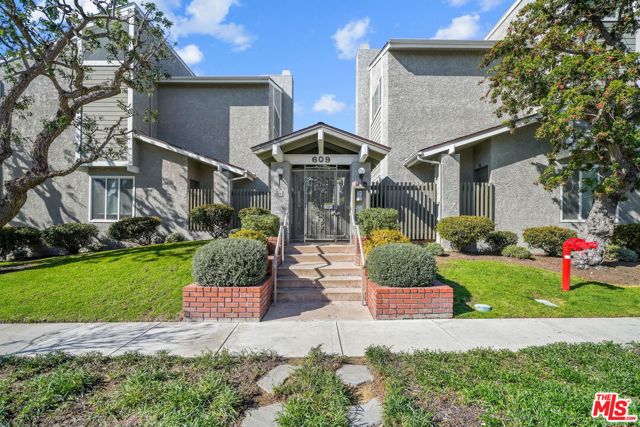 609 Meyer Lane, Redondo Beach, California 90278, 2 Bedrooms Bedrooms, ,1 BathroomBathrooms,Residential,Sold,Meyer,23239303