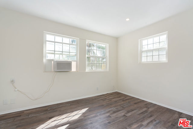 483 Sturtevant Drive, Sierra Madre CA: https://media.crmls.org/mediaz/f15a2bae-4189-499b-8b19-5a3a4d9ebe17.jpg