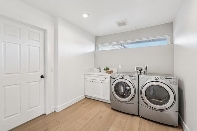 Detail Gallery Image 25 of 35 For 8979 Knaul Ct, San Diego,  CA 92129 - 5 Beds | 5/1 Baths