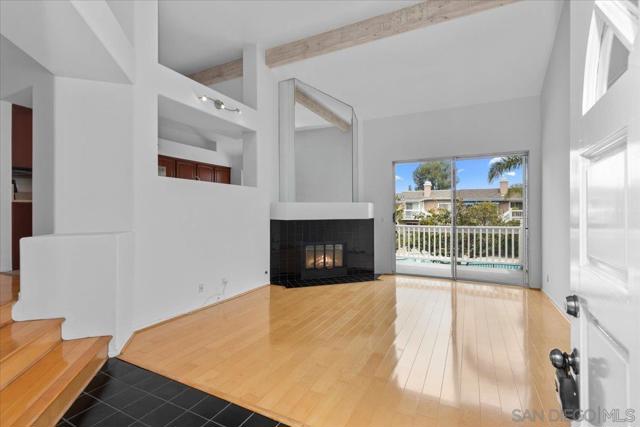 8585 Via Mallorca, La Jolla CA: https://media.crmls.org/mediaz/f15aaa96-ccff-4fd8-92ae-4e0c5655bdc7.jpg