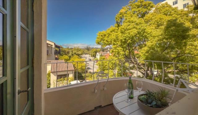 111 W 3rd Avenue, San Mateo CA: https://media.crmls.org/mediaz/f15b1c99-67c8-4e95-a748-794bb9903b3d.jpg