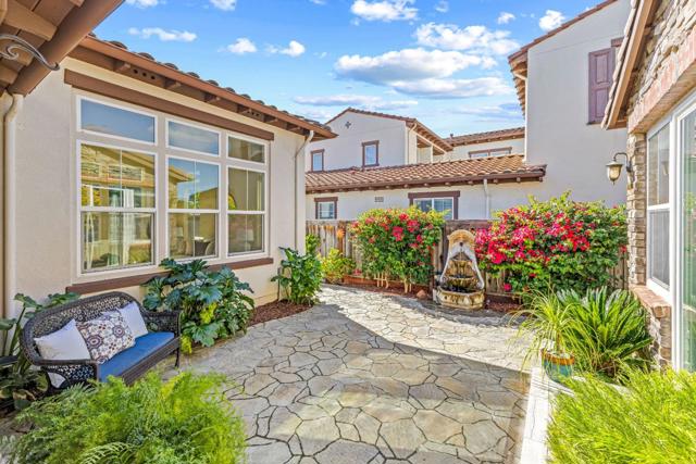 2846 Roundstone Drive, Gilroy CA: https://media.crmls.org/mediaz/f15e0e87-4066-4eaa-bc38-daa2e109f144.jpg