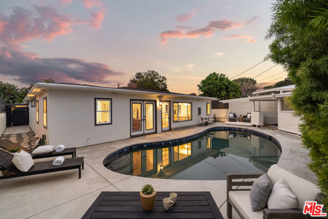 7363 W 87th Place, Los Angeles CA: https://media.crmls.org/mediaz/f15ebe6a-9cc9-400d-856c-1235bc14fafc.jpg