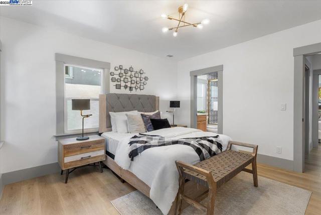 689 Santa Ray Ave, Oakland CA: https://media.crmls.org/mediaz/f15f0b74-d393-487b-907a-e088f0e699f3.jpg