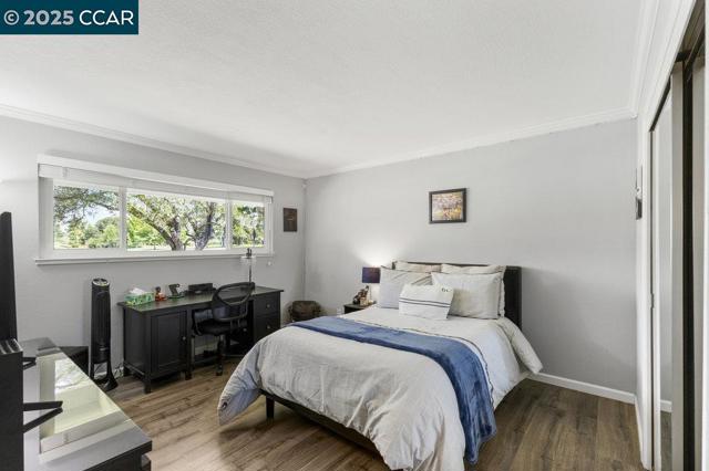 2302 Royal Oaks Dr, Alamo CA: https://media.crmls.org/mediaz/f15fb4ca-1cf7-4659-8b74-3f0b7bf14e4a.jpg