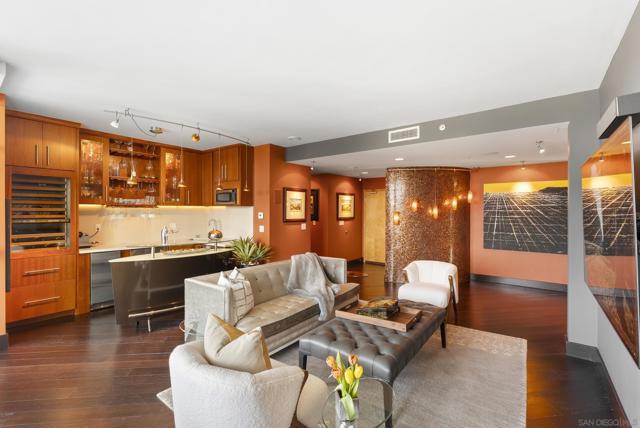 850 Beech St, San Diego CA: https://media.crmls.org/mediaz/f1606a99-7ba3-4c39-bbae-ed6d2617fcbe.jpg
