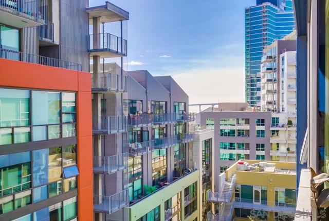 321 10th Ave, San Diego CA: https://media.crmls.org/mediaz/f160bdb2-5282-4fff-ac19-793d0a315eef.jpg