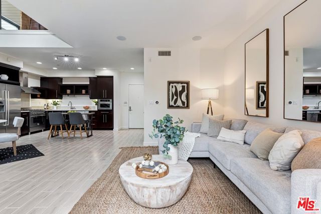 13045 Pacific Promenade, 127 photo 4