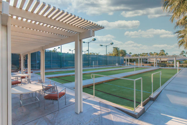 81139 Laguna Court, La Quinta CA: https://media.crmls.org/mediaz/f1615c28-ad4c-4ba0-bf69-281726b9f774.jpg
