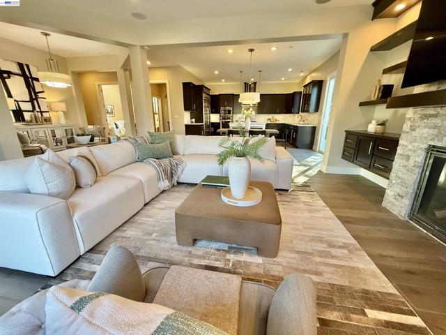 1500 Arroyo Rd, Livermore CA: https://media.crmls.org/mediaz/f161704c-1c58-461e-ae0f-e3a9937686b9.jpg