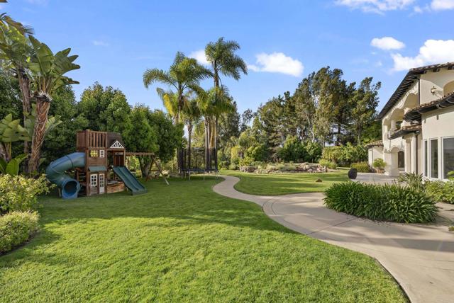 Image 6 of 18 For 16301 Avenida De Los Olivos