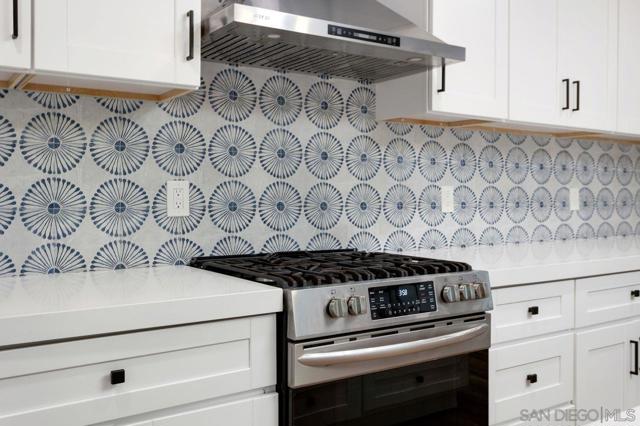 423 Alvarado Ter, Vista CA: https://media.crmls.org/mediaz/f162eb08-a8c3-4e85-a5b3-4efe5fa86130.jpg