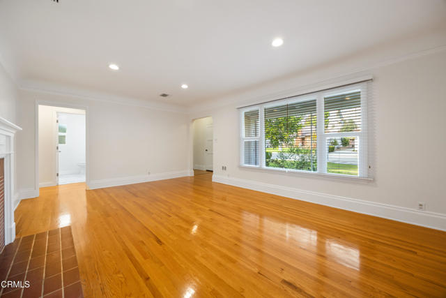 Detail Gallery Image 5 of 24 For 2380 Queensberry Rd, Pasadena,  CA 91104 - 3 Beds | 2 Baths