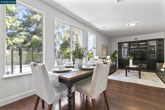 631 Summerwood Dr, Brentwood CA: https://media.crmls.org/mediaz/f163fb45-6470-4e45-87e0-1bb3b5b2e7a8.jpg