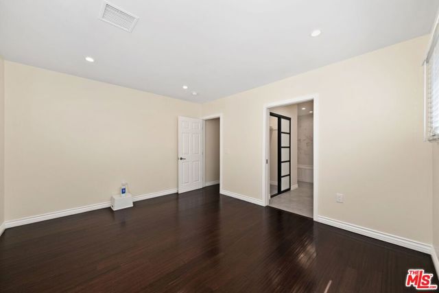 4401 W 58th Place, Los Angeles CA: https://media.crmls.org/mediaz/f1641134-0496-425b-aaa3-1524de68b373.jpg