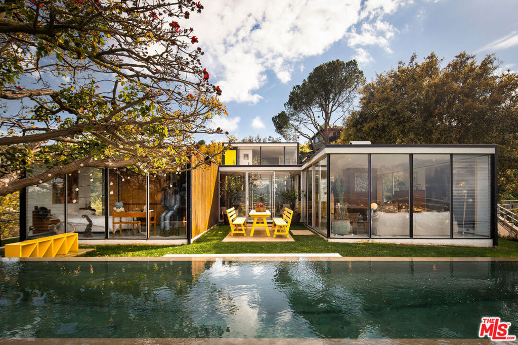 2977 Passmore Drive — Mid Century Modern