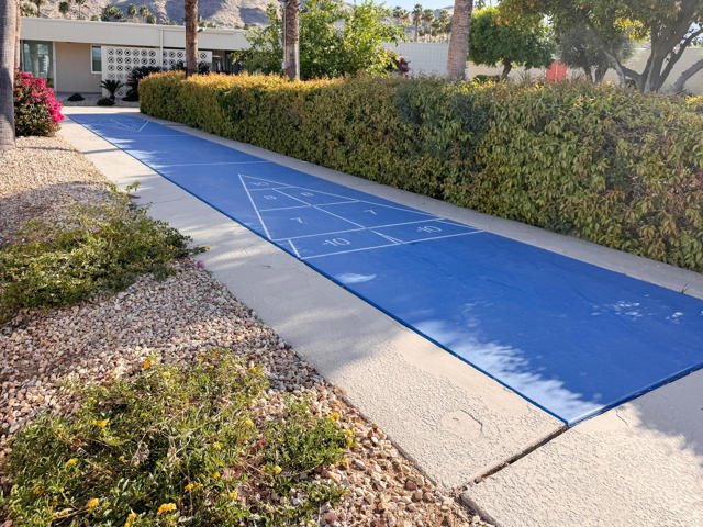 189 Desert Lakes Drive, Palm Springs CA: https://media.crmls.org/mediaz/f164b7b5-51d3-4375-833e-6815040e6926.jpg