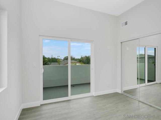 Image 28 of 33 For 1064 11th Street  Unit #1