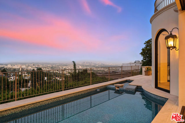 1675 Woods Drive, Los Angeles CA: https://media.crmls.org/mediaz/f1651b02-8b95-4f78-af27-c2599261dadc.jpg