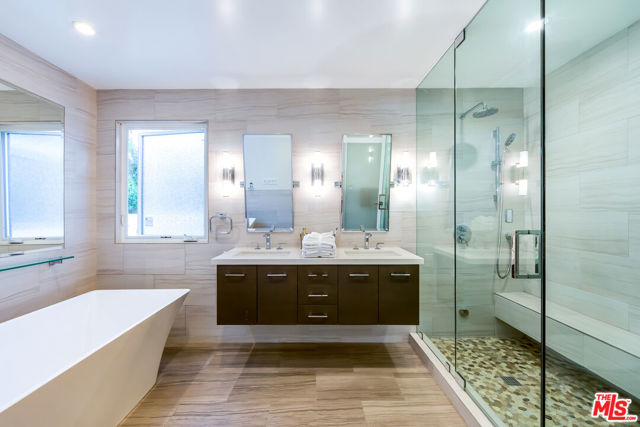 3490 Wonder View Place, Los Angeles CA: https://media.crmls.org/mediaz/f16538fa-52f8-4acb-8f4f-9dc04774a294.jpg