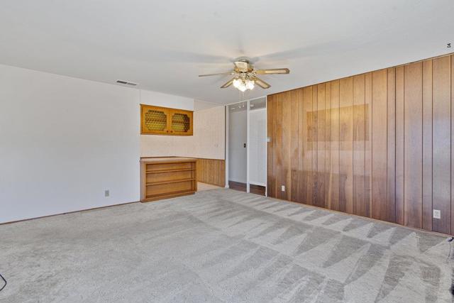 582 E Alvin Drive, Salinas CA: https://media.crmls.org/mediaz/f1658b21-9aca-4129-962a-654522b0398d.jpg