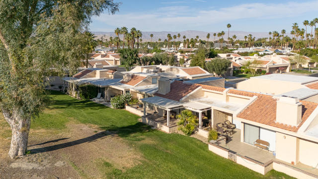 68697 Cll Tortosa, Cathedral City CA: https://media.crmls.org/mediaz/f16693a6-489c-49e4-95be-2c114a51c356.jpg