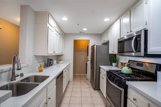 1344 Paizay Pl, Chula Vista CA: https://media.crmls.org/mediaz/f166ff4b-a93b-4582-96a4-511fe5e8b122.jpg