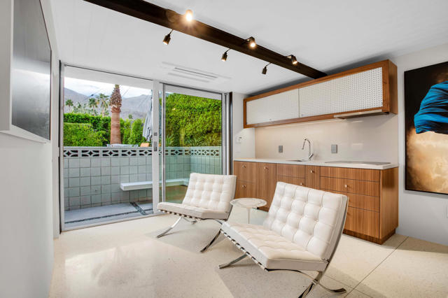 Image 41 of 83 For 992 La Jolla Road