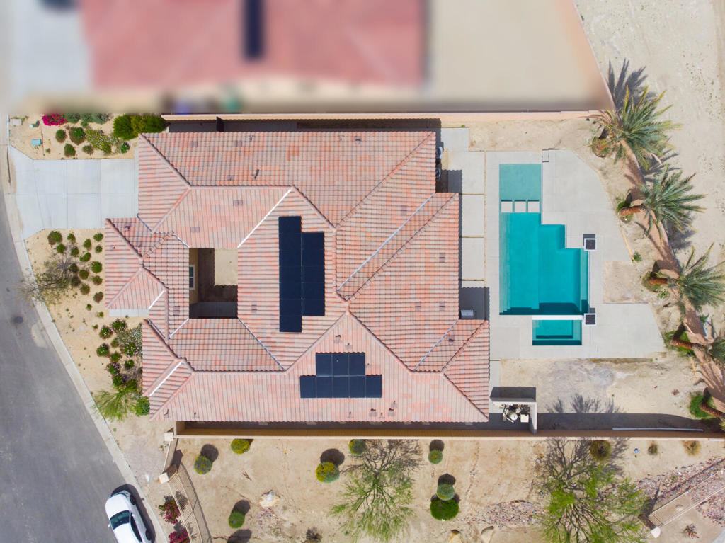 https://media.crmls.org/mediaz/f1683fae-c4d4-487b-bf2c-59953e8bda42.jpg?preset=X-Large