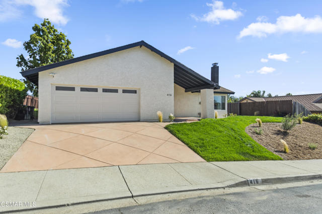 416 Camino Dos Palos, Thousand Oaks CA: https://media.crmls.org/mediaz/f1684c1d-7b6d-45db-9d69-a95f58e3a943.jpg
