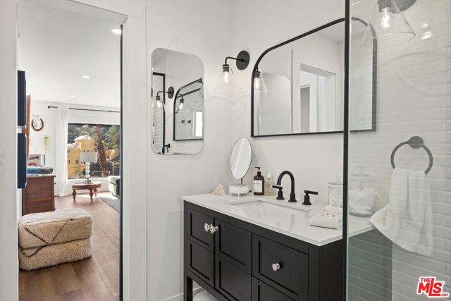 2108 Tavern Trail, Los Angeles CA: https://media.crmls.org/mediaz/f16884a1-fbae-4444-a38b-0920b8a8529d.jpg