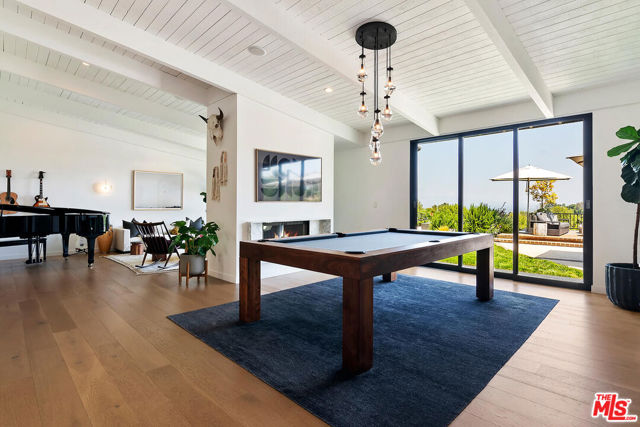 17237 Quesan Place, Encino CA: https://media.crmls.org/mediaz/f168ab39-138a-4262-9671-18a0fcfe3d63.jpg