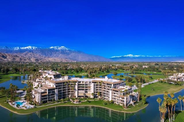 900 Island Drive, Rancho Mirage CA: https://media.crmls.org/mediaz/f169de58-96aa-4f12-93a2-446270d0f75c.jpg