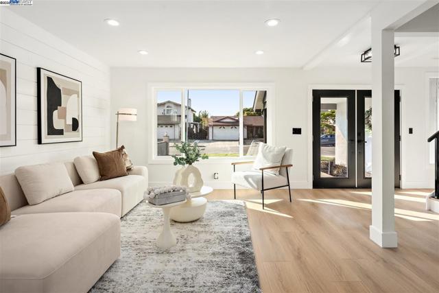 3270 Santa Sophia Way, Union City CA: https://media.crmls.org/mediaz/f16aa5b6-64cd-4e2c-b5cf-4b40799076f9.jpg