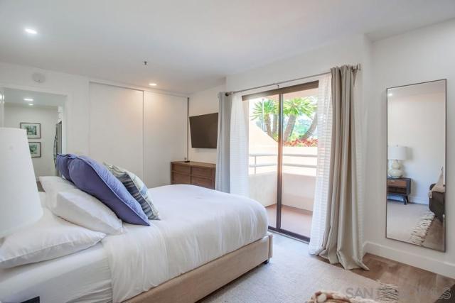 5726 La Jolla Blvd, La Jolla CA: https://media.crmls.org/mediaz/f16b1ad6-4827-4980-84af-e985f525709b.jpg