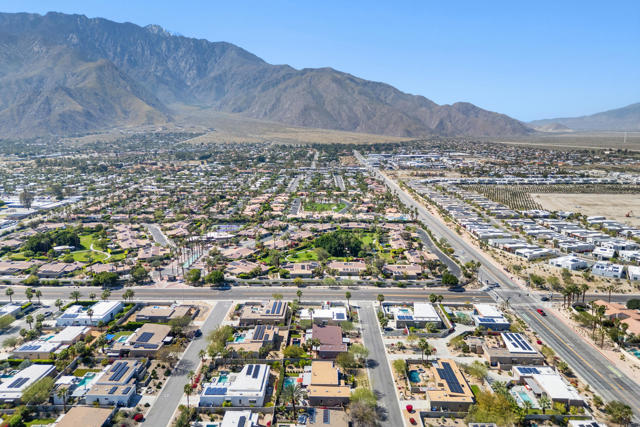 1069 Azure Court, Palm Springs CA: https://media.crmls.org/mediaz/f16b6a96-f81f-4bce-9ee0-0c1f1d9b385b.jpg