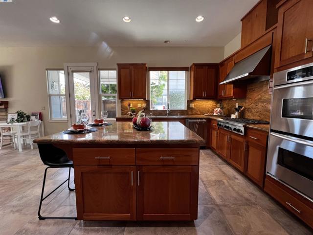 2344 Treadwell St, Livermore CA: https://media.crmls.org/mediaz/f16c4cb9-ec45-4196-bc7f-d473d7839be7.jpg