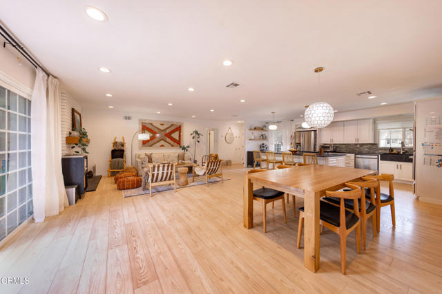 1009 Grandview Avenue, Ojai CA: https://media.crmls.org/mediaz/f16cf13f-d267-4f01-8a14-5e760dea46e3.jpg