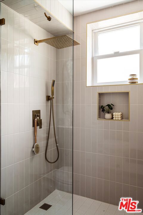 2038 Wollam Street, Los Angeles CA: https://media.crmls.org/mediaz/f16d4bbd-ebfd-4439-a540-04373faa19fd.jpg