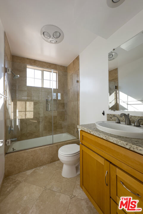 1144 10th Street, Santa Monica CA: https://media.crmls.org/mediaz/f16d9895-c43b-4999-987f-c0b6cd7b1121.jpg