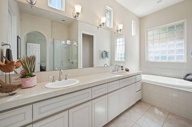 Image 41 of 50 For 80901 Via Puerta Azul