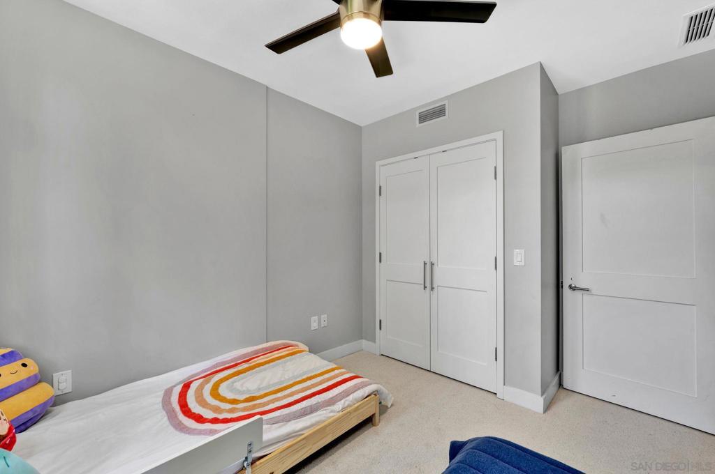700 E St - photo 18